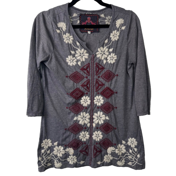 Johnny Was Gray Floral Embroidered Front And Back Tunic Blouse size S Boho A36 - Picture 1 of 7